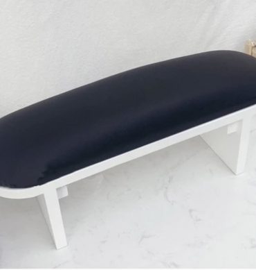 REPOSABRAZOS PARA MARICURA DE UNAS COLOR NEGRO CON PATA BLANCO