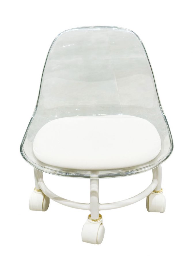 SILLA PARA PEDICURA DE PLASTICO COLOR TRANSPARENTE